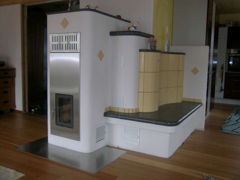 Warmluftkachelofen / Ofenbau Erhard Nußbaumer